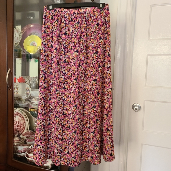 LIZ CLAIBORNE NY Reversible Maxi Skirt Size Medium - Picture 4 of 6